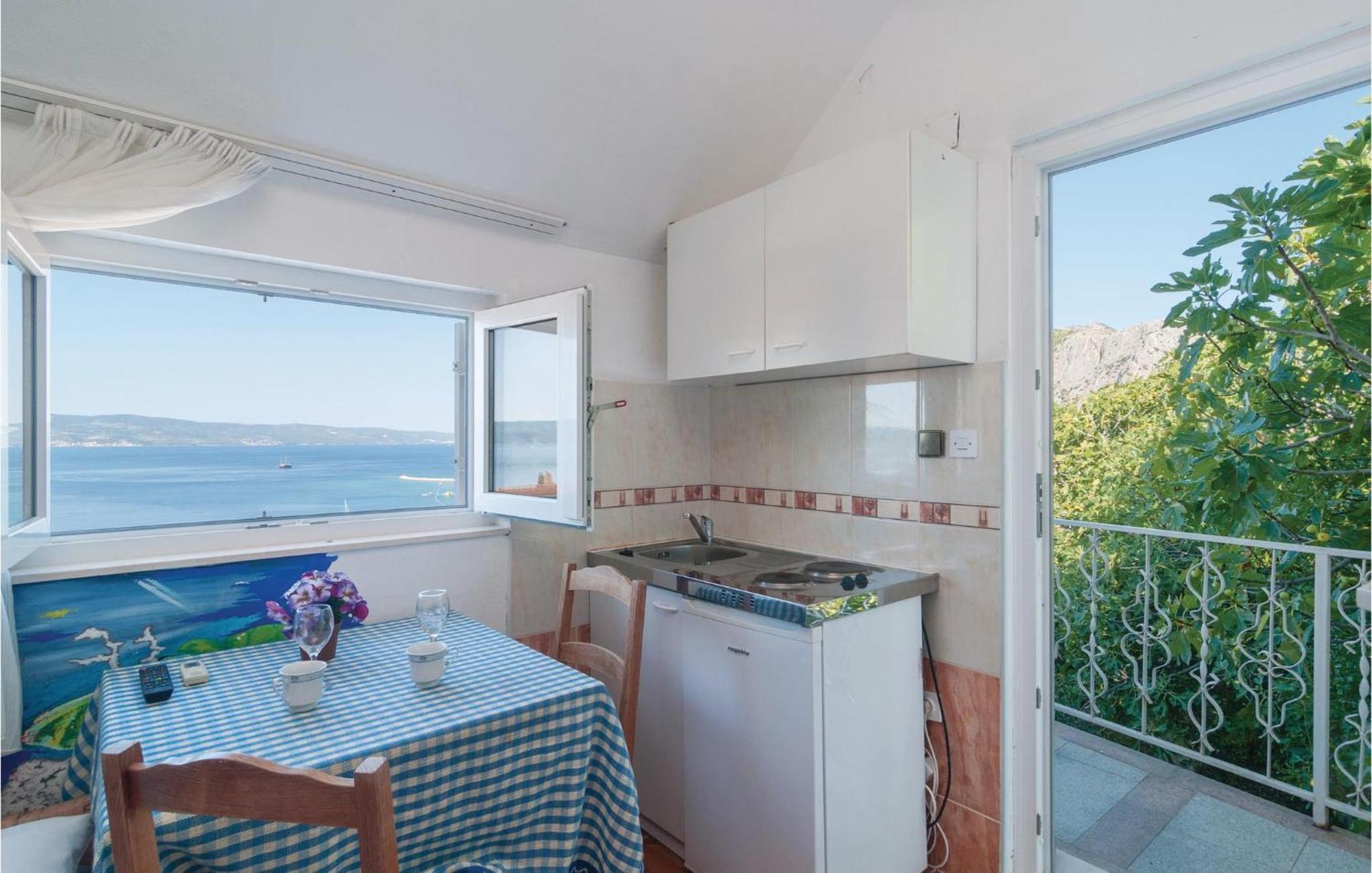 Gorgeous Apartment In Omis With House Sea View Eksteriør bilde
