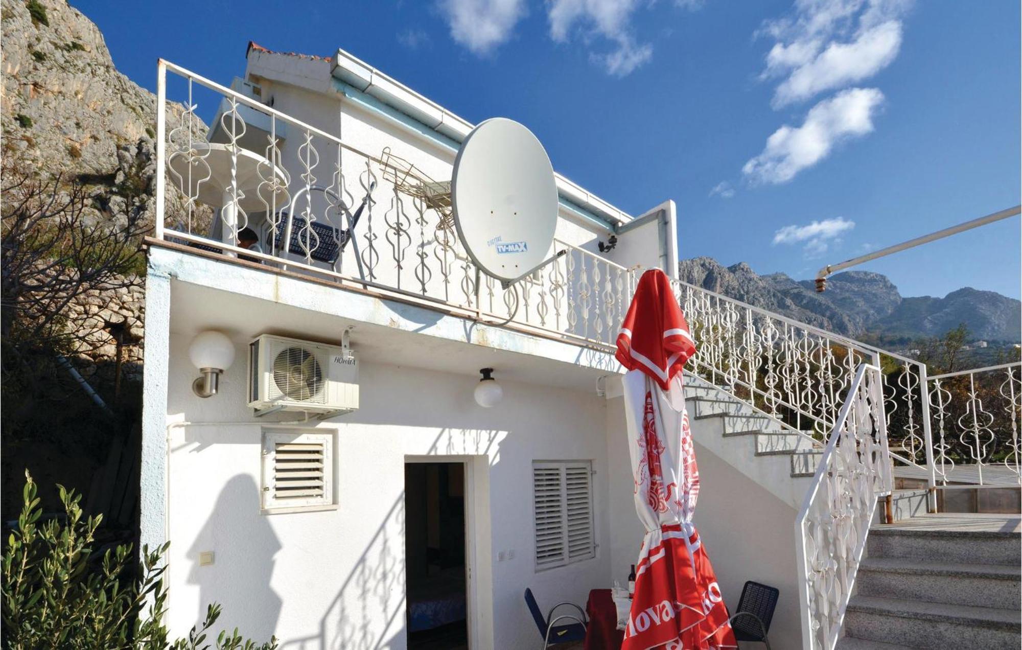 Gorgeous Apartment In Omis With House Sea View Eksteriør bilde