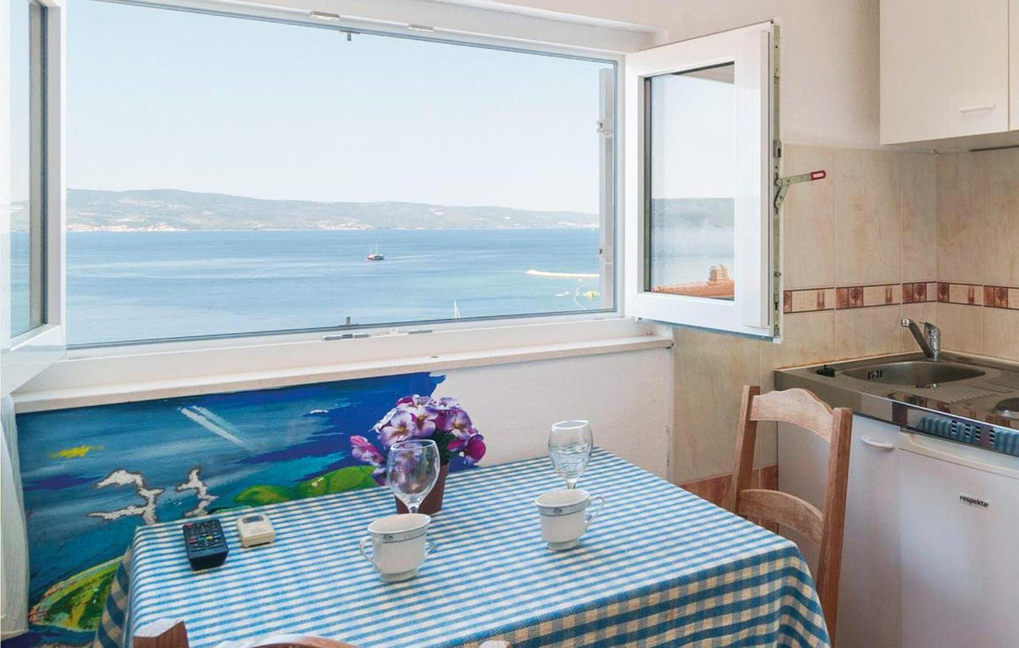 Gorgeous Apartment In Omis With House Sea View Eksteriør bilde