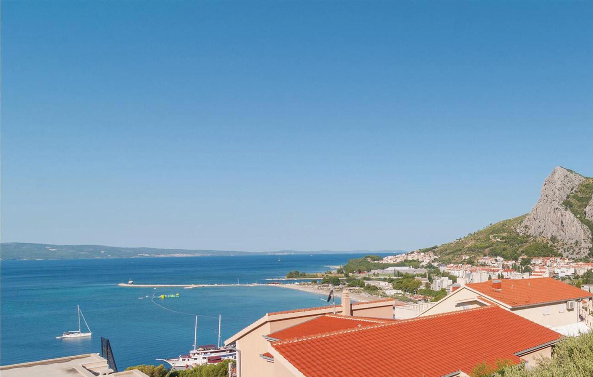 Gorgeous Apartment In Omis With House Sea View Eksteriør bilde
